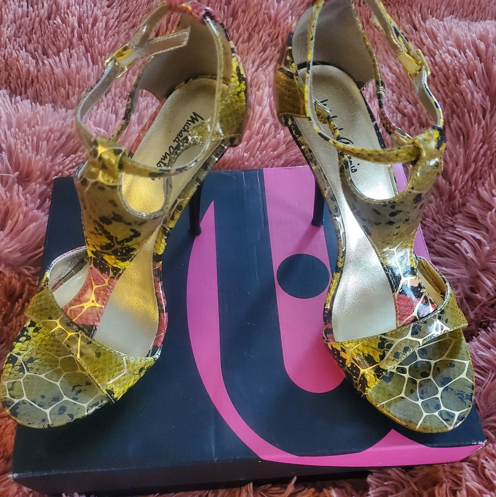 Michael Antonio Yellow "Snake Skin" Pumps